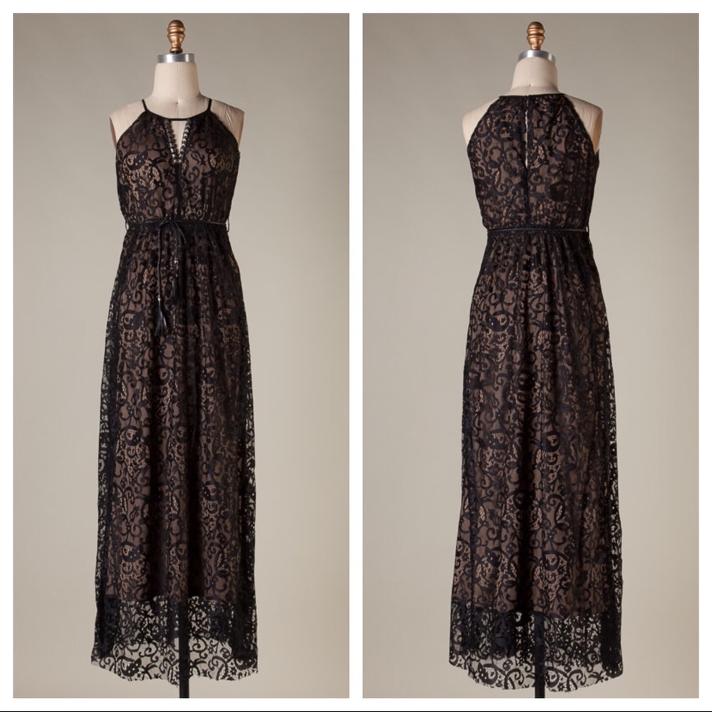 🌹Empire Lace Maxi Dress
